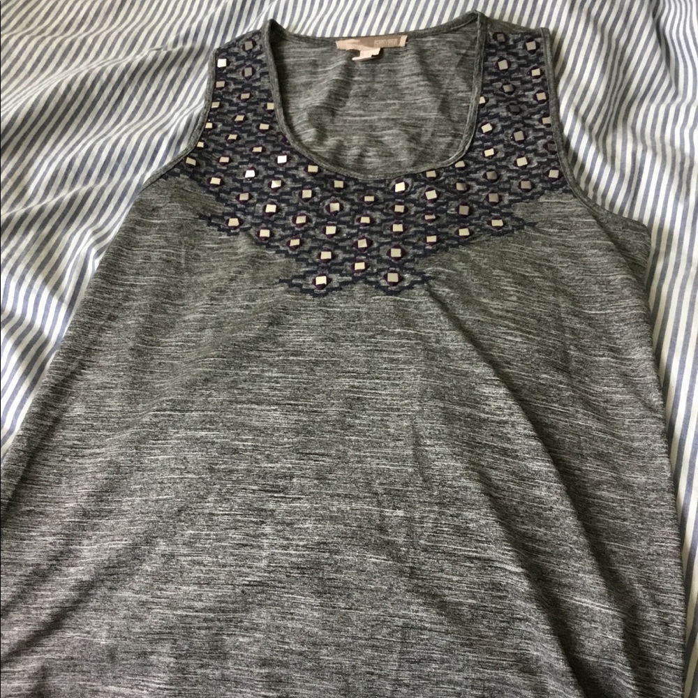 Grey fun pattern sleeveless top